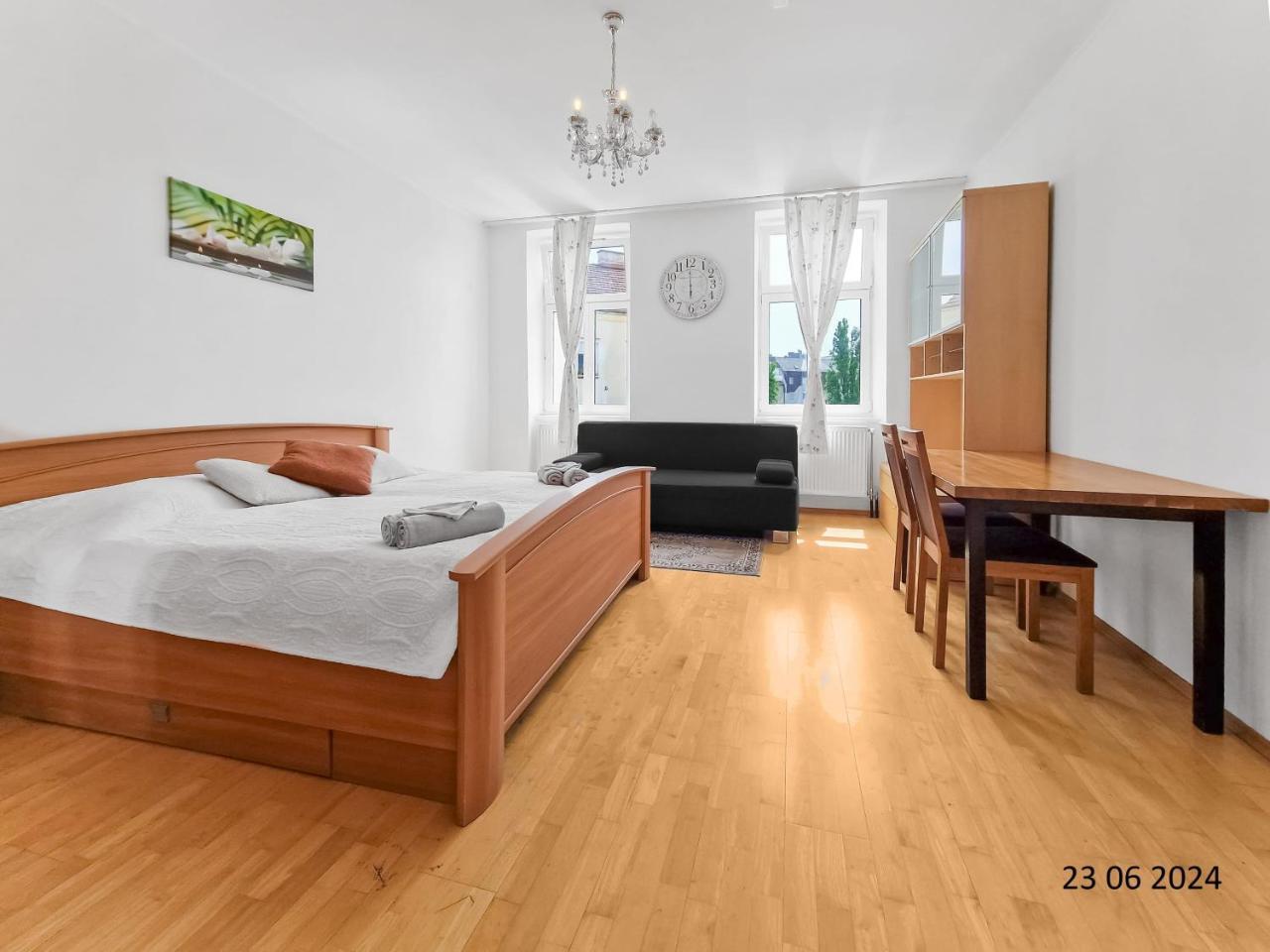 Spacious Three-bedroom, Three King-size Beds