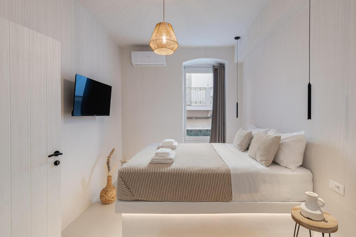 Lotus I & Aroma In , Mykonos Town