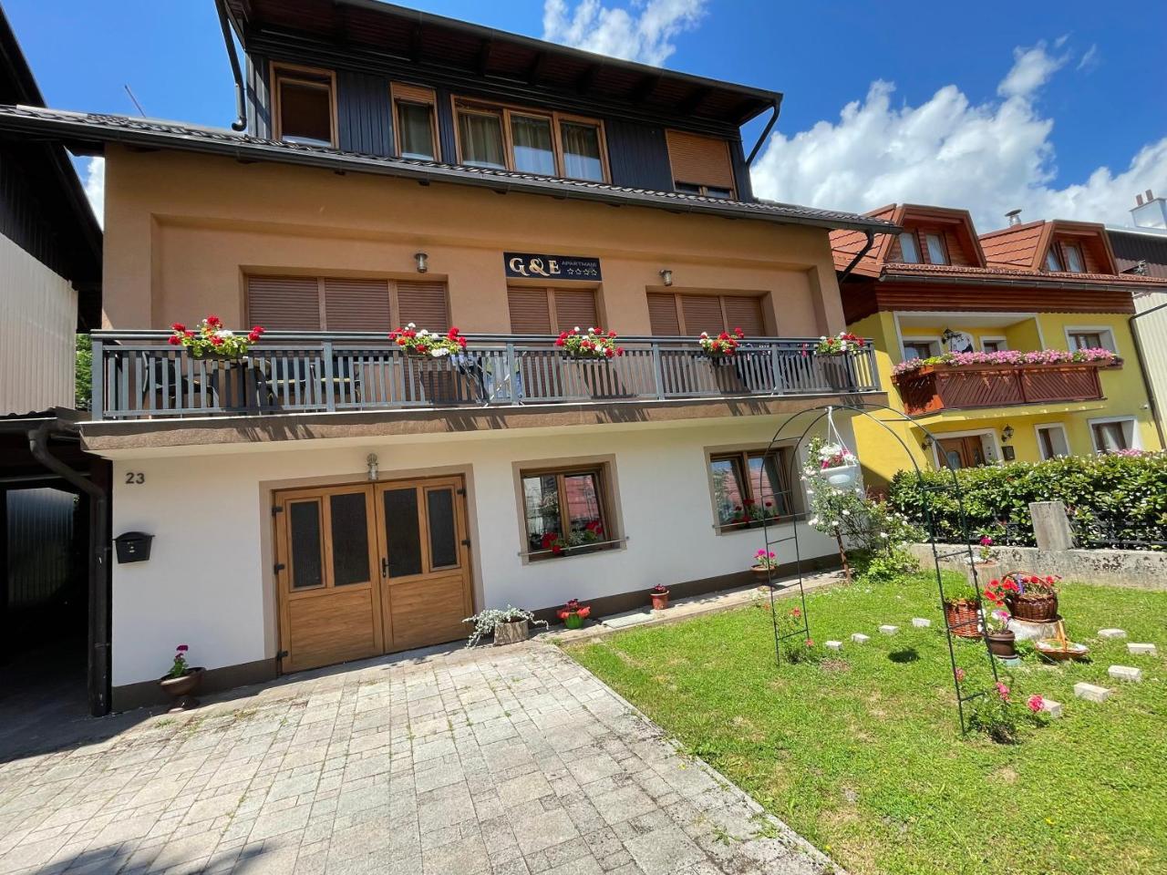 Apartmani G & E