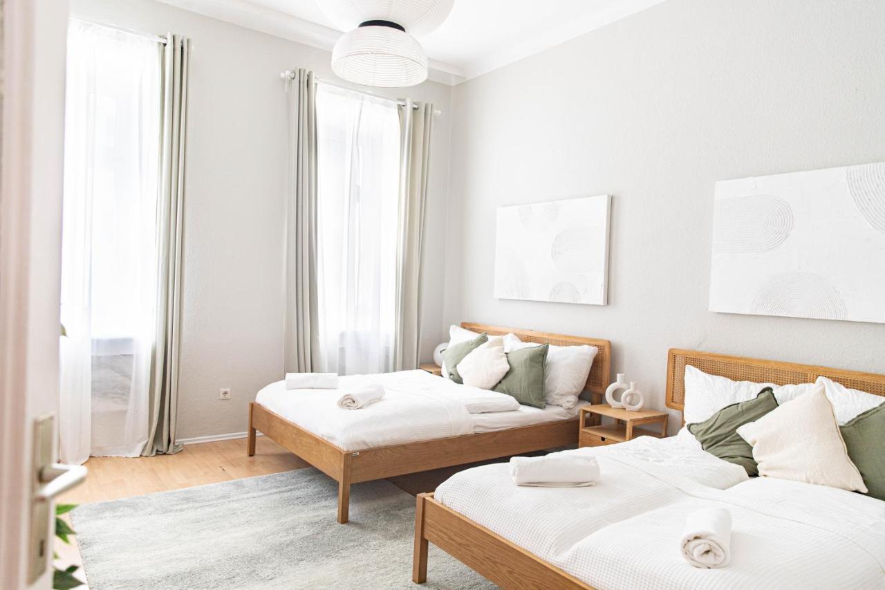 Spacious Apartment, 3 Min To U1 Reumannplatz