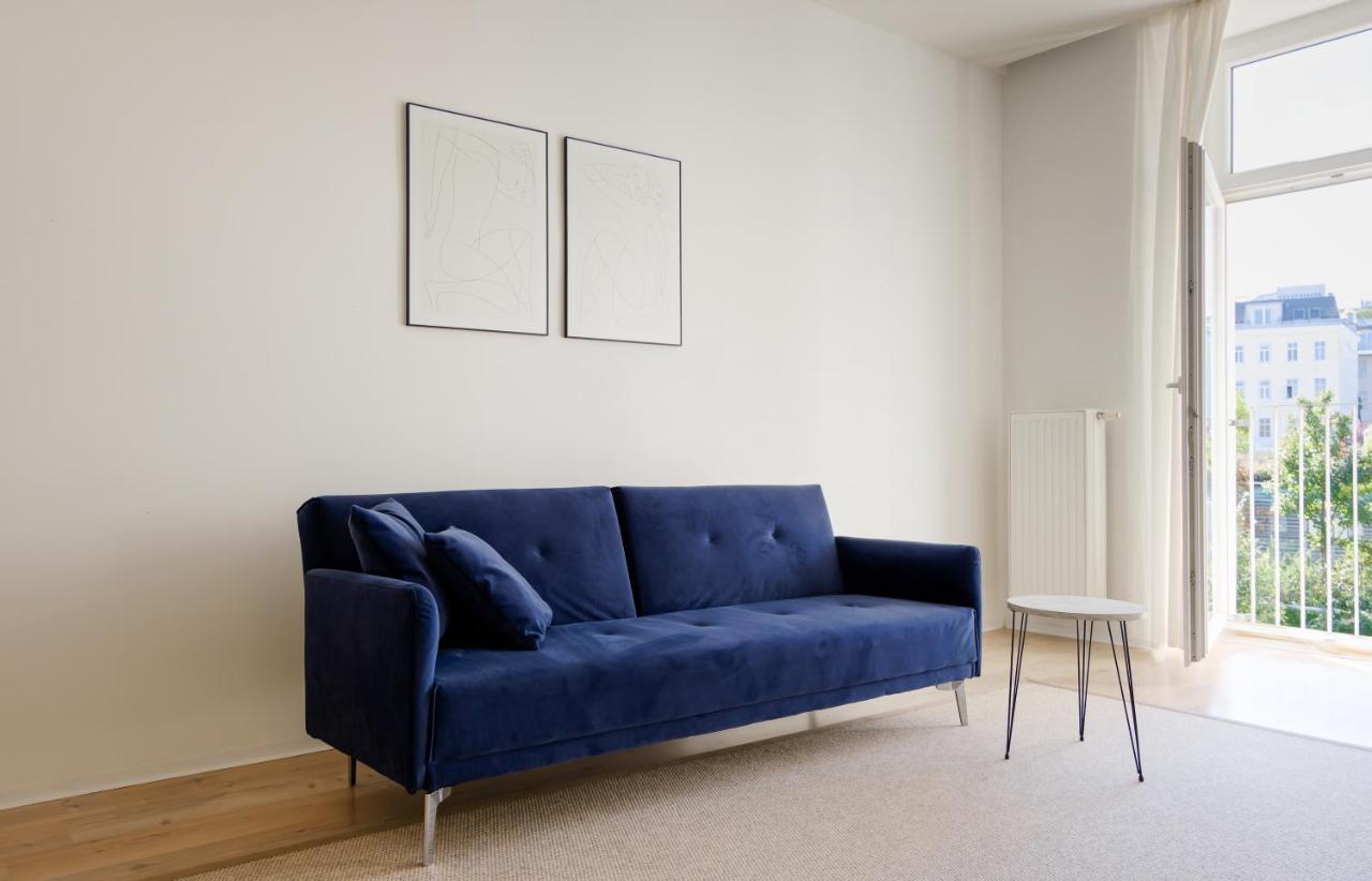 Minimalistic Studio Near Naschmarkt