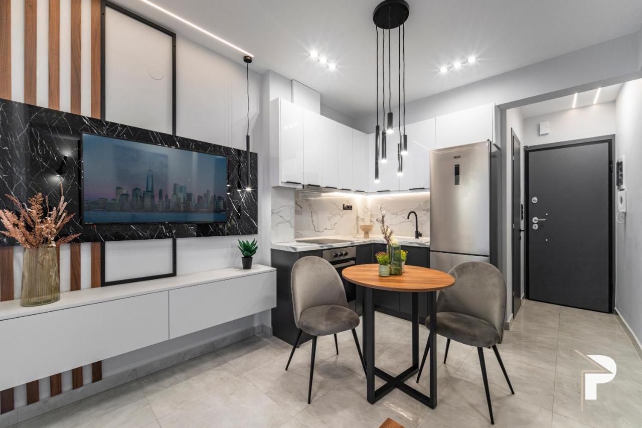 P Deluxe Suites 9