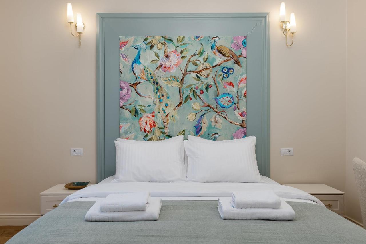 1910 Boutique Self Check-in Only