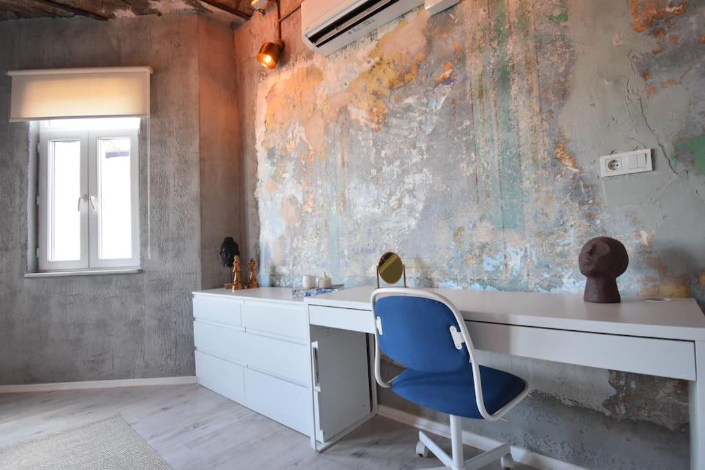 Stunning 6br 4bath Near Tram