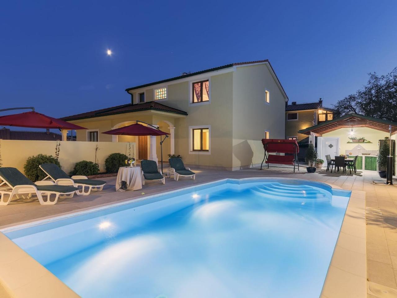 Villa In Vodnjan With Private Swimming Pool