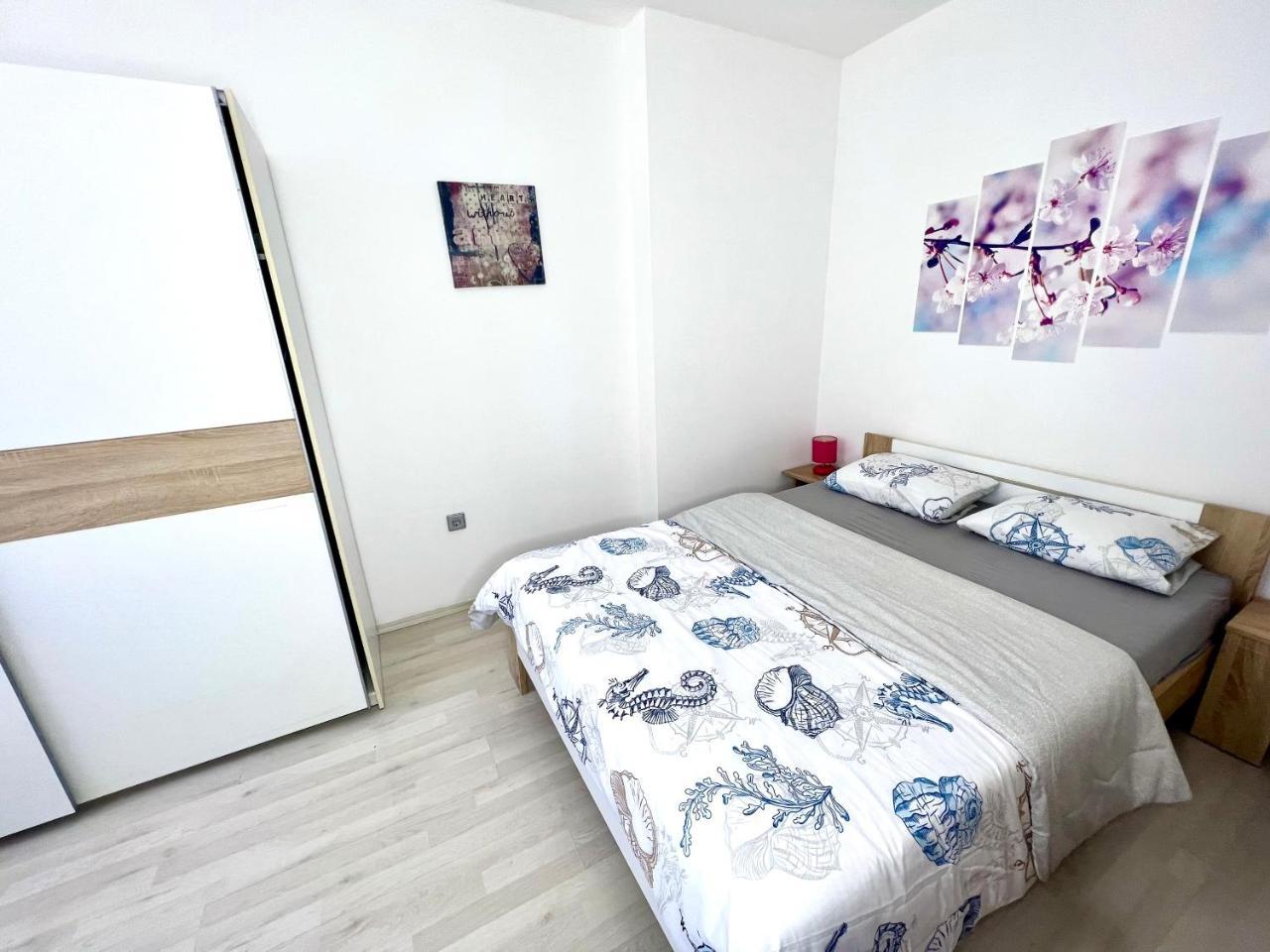 Apartman Solin 3, Parking