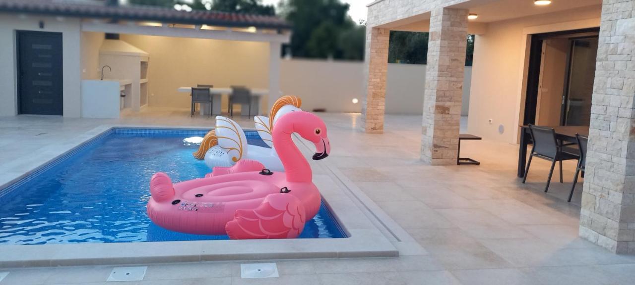 Villa Faro New House, Near Beaches, Heated Pool, Playroom, Bbq, Salvore Istria