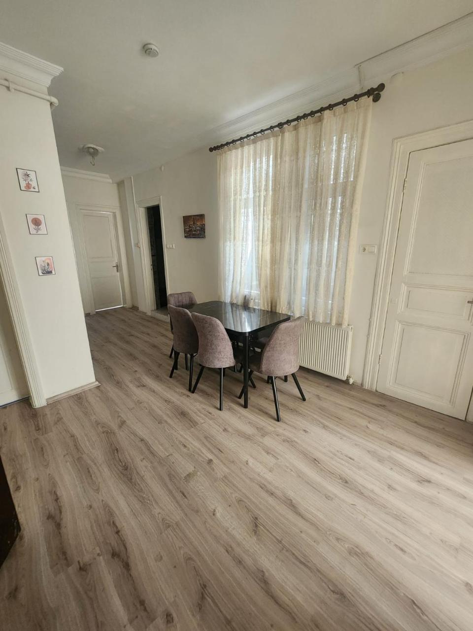 Nostalgia Apartment