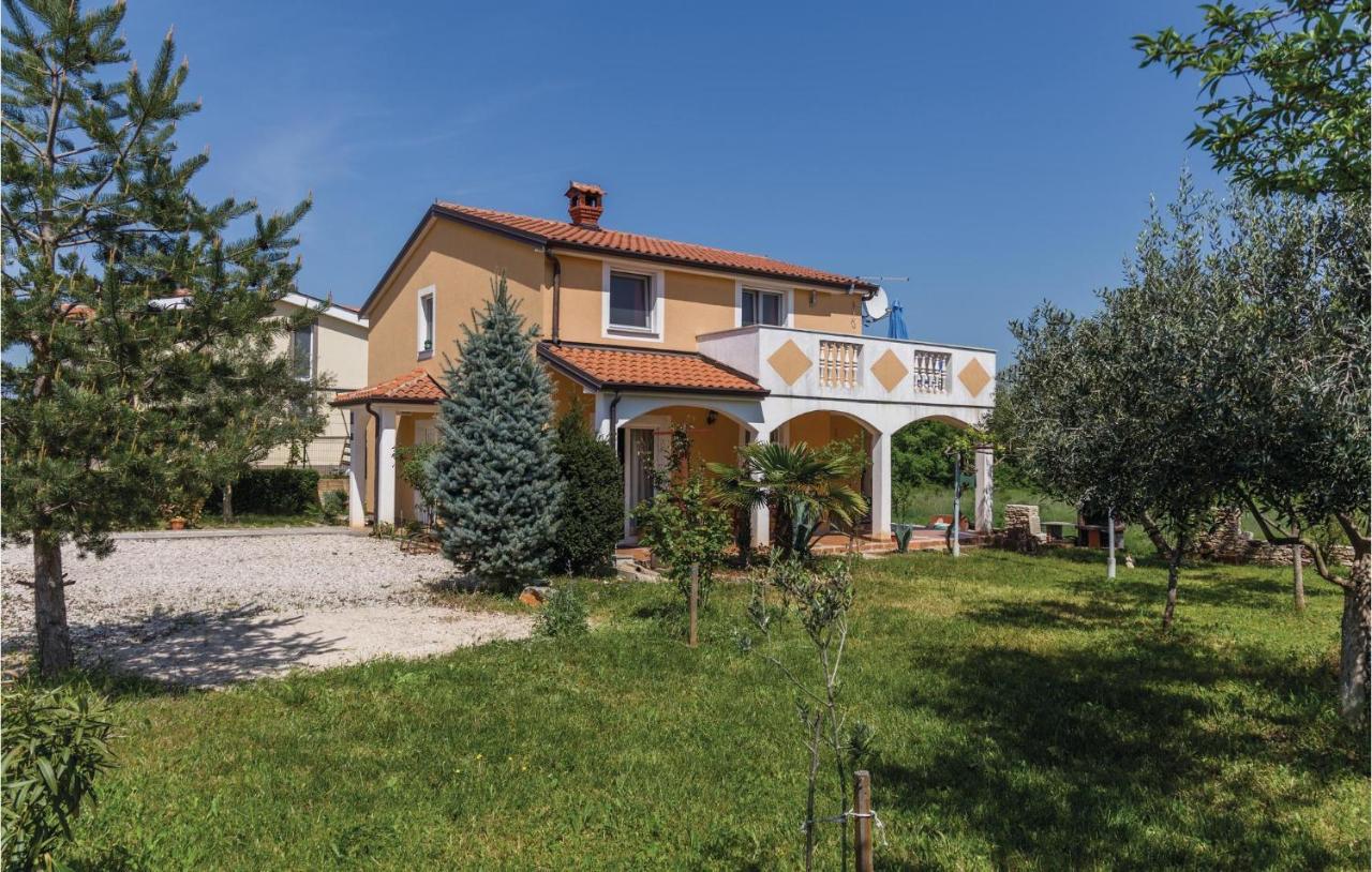 Nice Apartment In Kastel With Kitchen