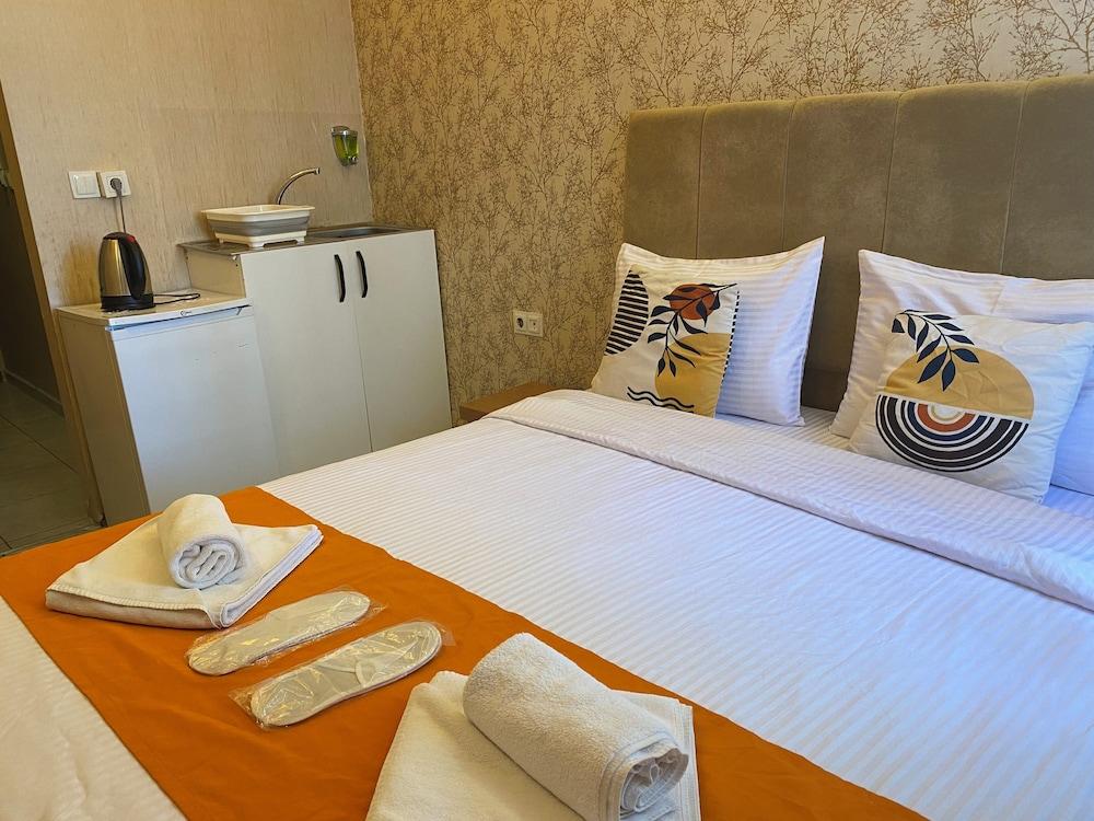 Aura Hotel