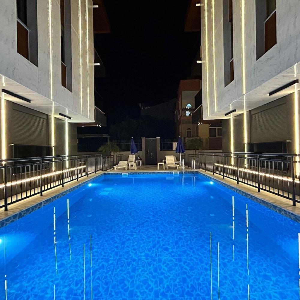 Grand Diker Port Residence
