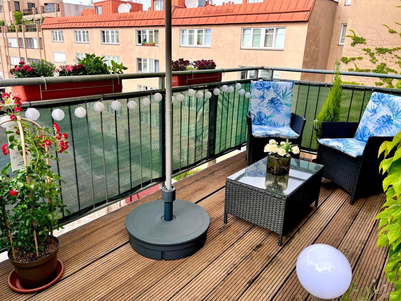 Magic Vienna Balcony Apartment