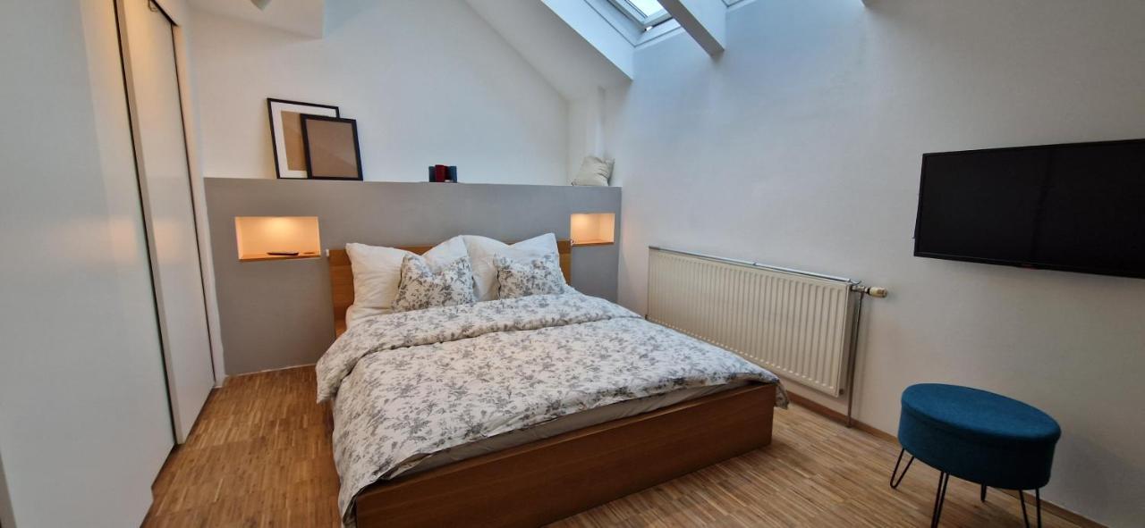 Charmantes Dachgeschoss Separee In Bester Lage