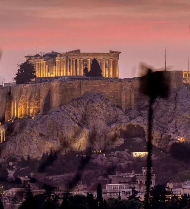 Mocha Acropolis View Apartment