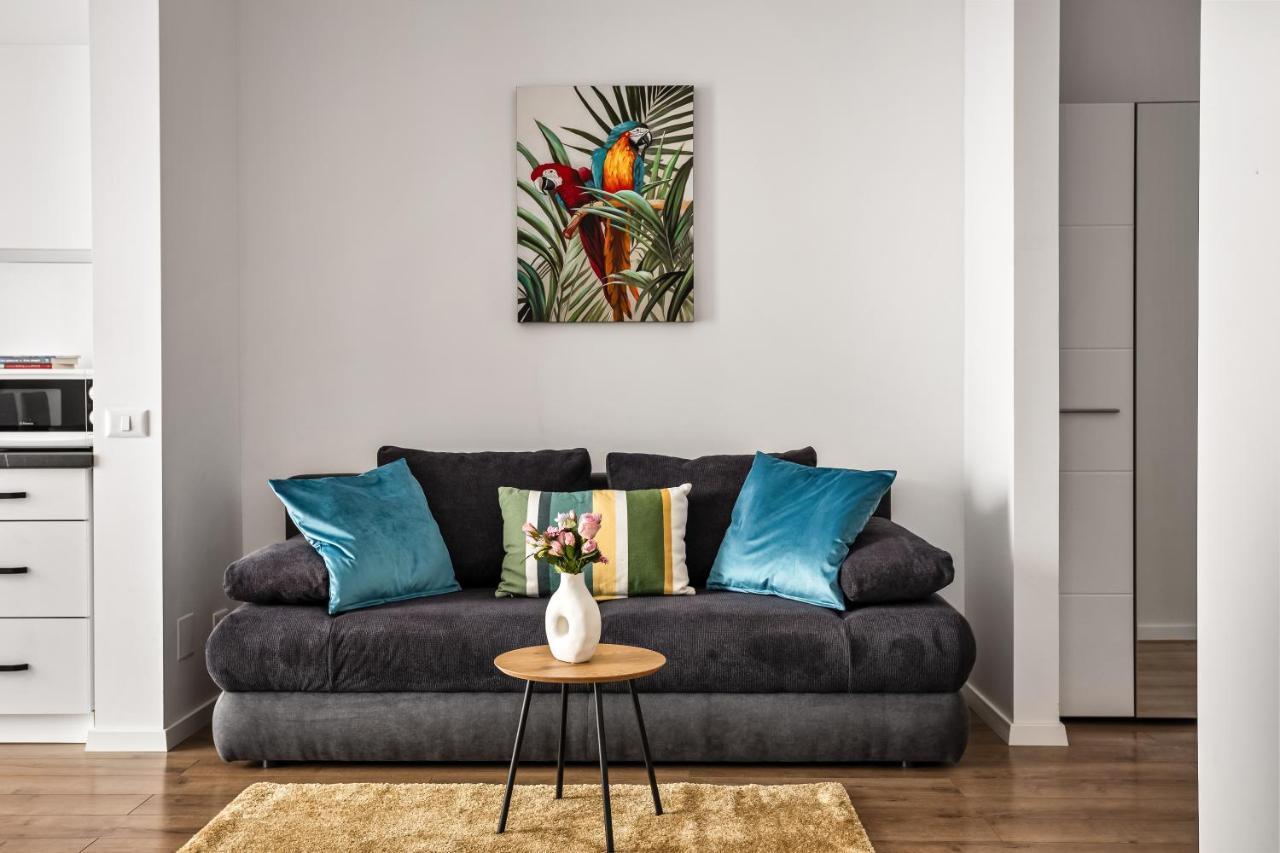 Ari Tropical Near Afi Mall With Balcony