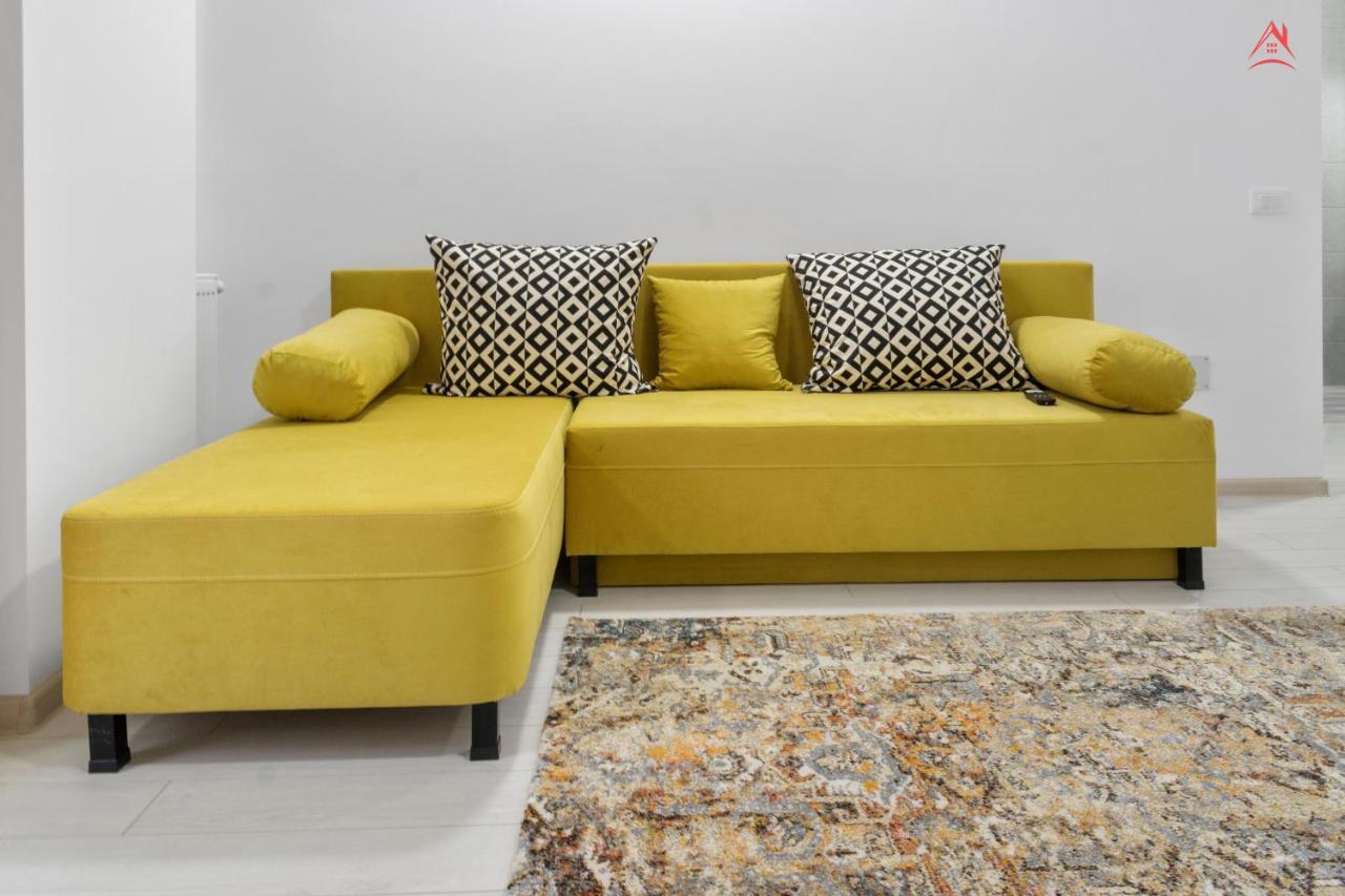 Apartamentul Galben Lux Cu Piscina Si Parcare Gratuita