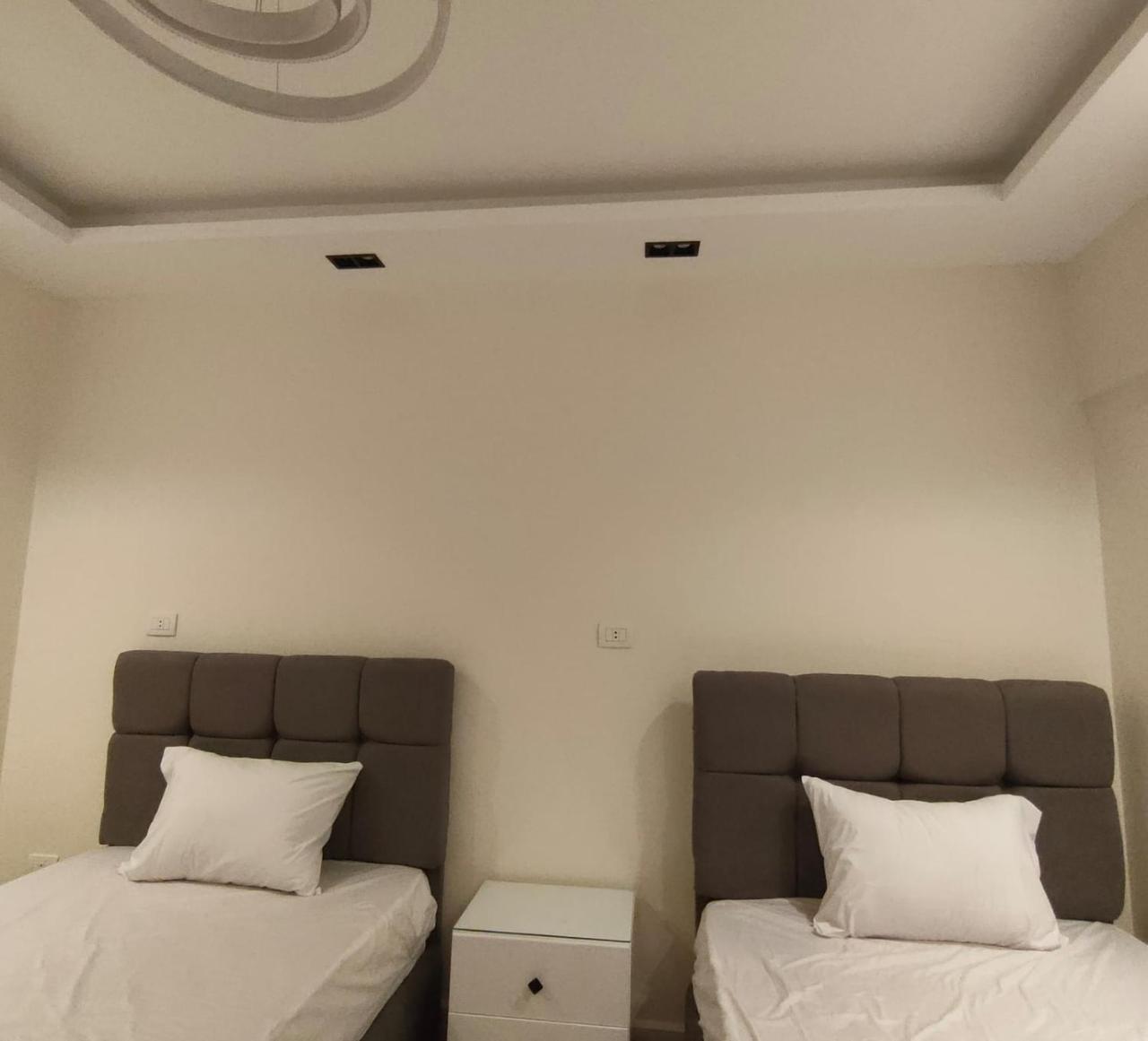 Luxurious Downtown House Near Airport And Malls