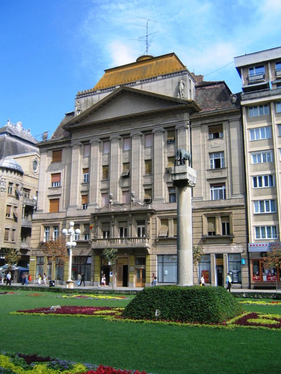 Ultra-central Apartment In The Historic Palace