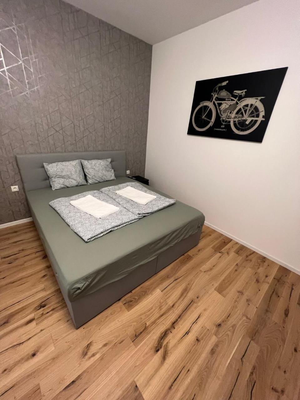 City Flat C
