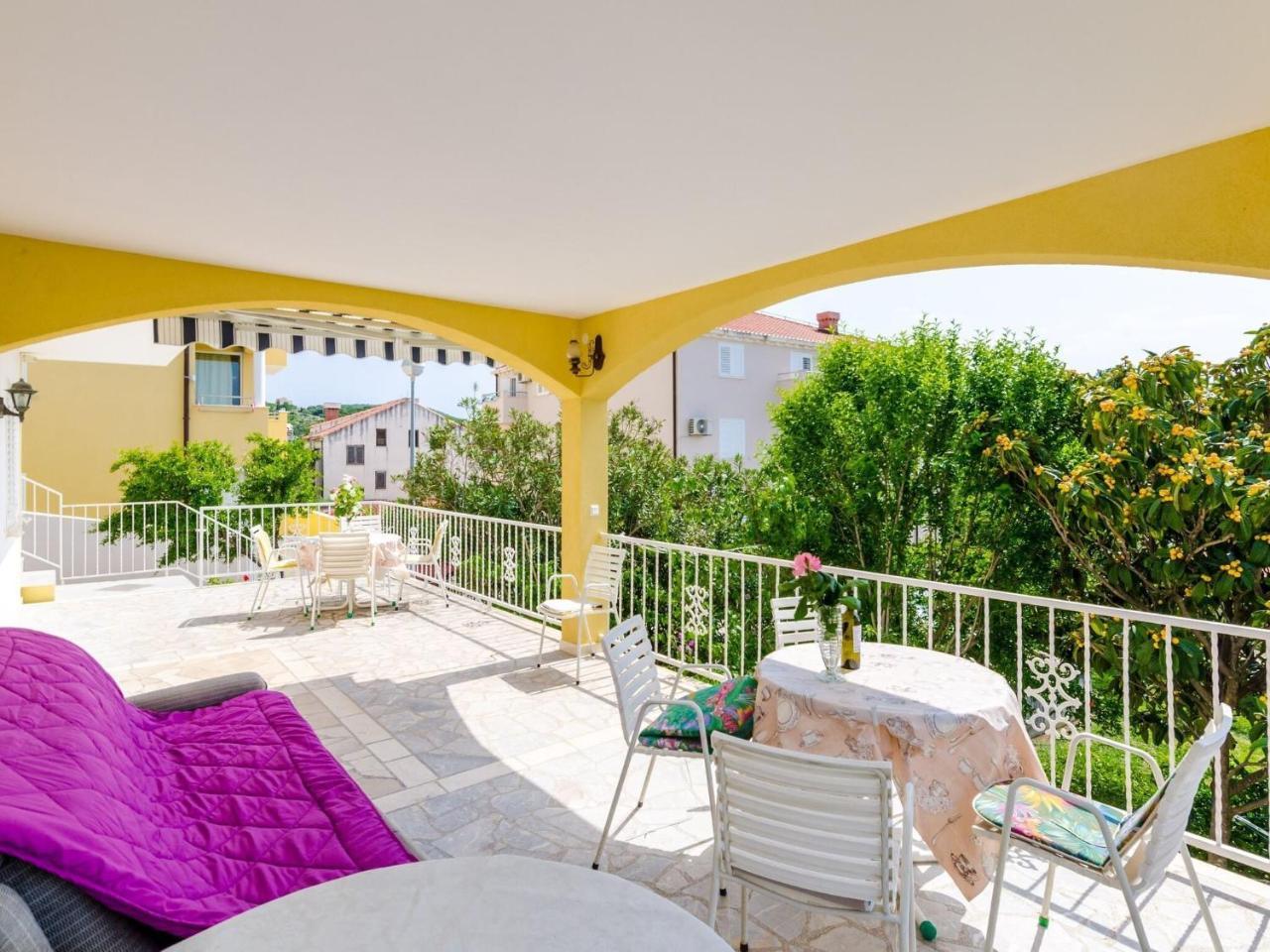 Villa Bind Comfort Double Room With Patio & Garden View R4