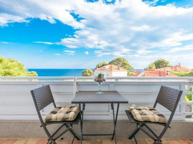 Apartment Luce Royal One Bedroom Apartment With Balcony & Sea View