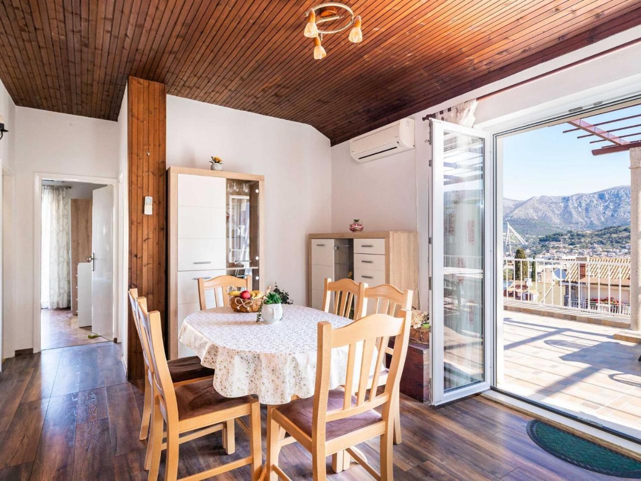 Apartment Dorica Two Bedroom Apartment With Terrace