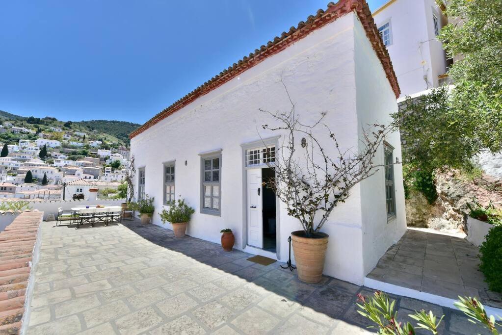 Captain's House For 4 Historical Home Hydra 1800