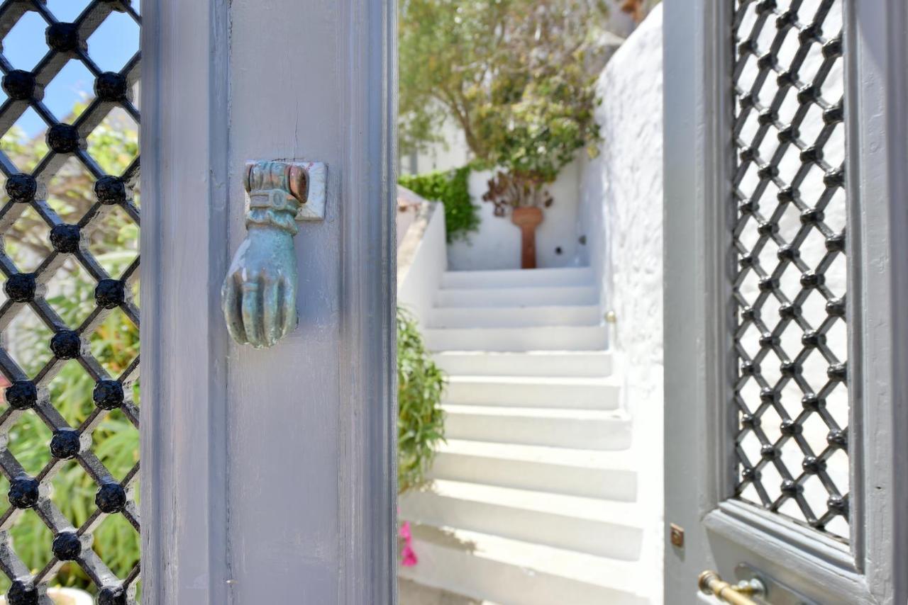 Captain's House Historical Home In Hydra 1800