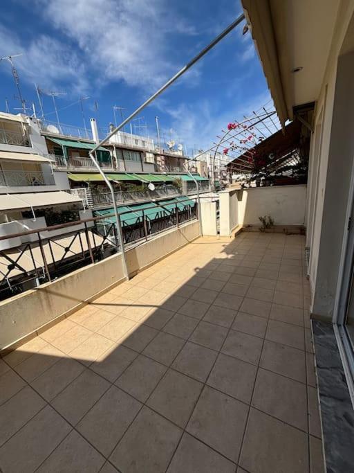 Accessible 2-bedroom 75m2 With Veranda & Parking