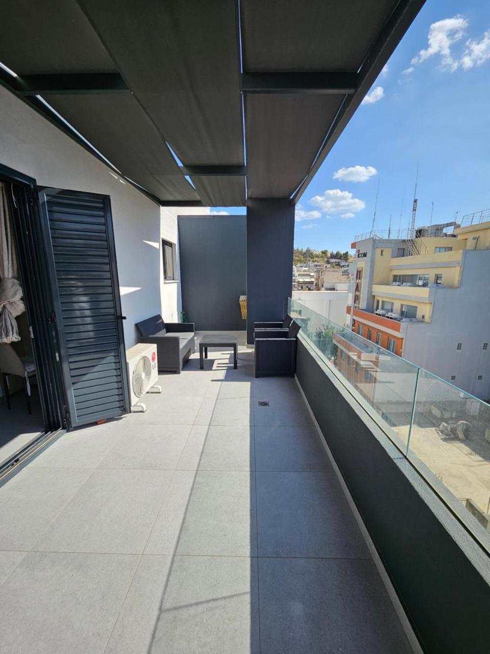 Blossom House-at The Foot Of The Acroplis & Parking Available