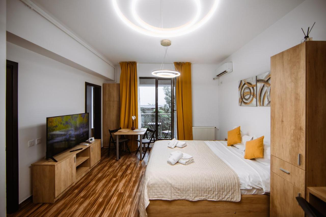 Zen Studio With Spa & Pool 1