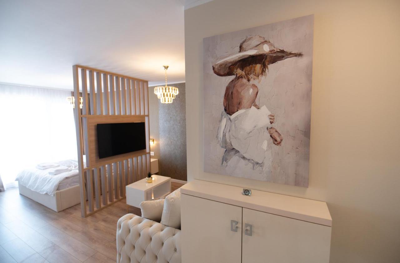 Uranus Luxury Studio Apartment