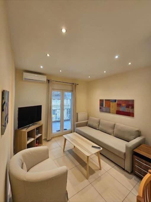 Elegant City Center Apartment