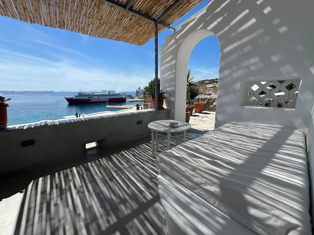 Mykonos Blue Nest Sea View Escape