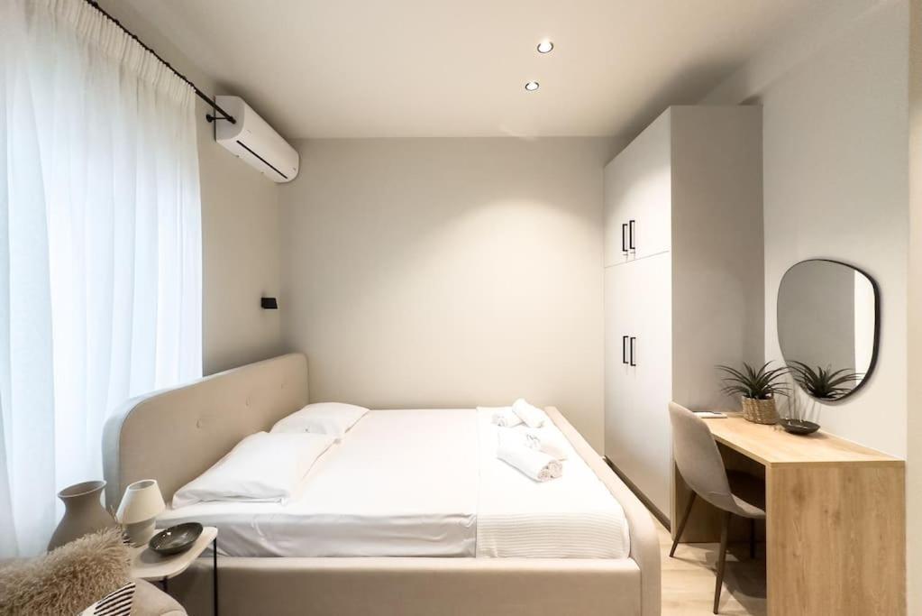 Athenian Luxe & Cozy Studio