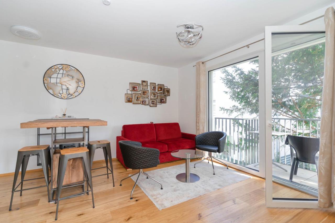 Luxurious Apartment With Big Balcony Near City Center