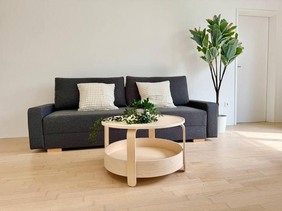85 M2 Modern Apartment With Free Parking