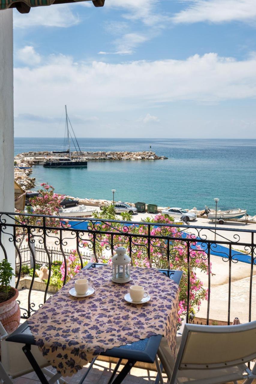 D & D Holiday Studios