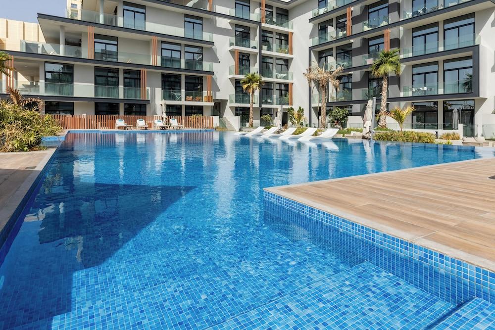 Waves Luxurious Comfort With City Views In Oxford 212