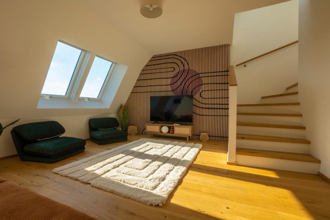 Orestaliving Penthouse In 2nd District With View