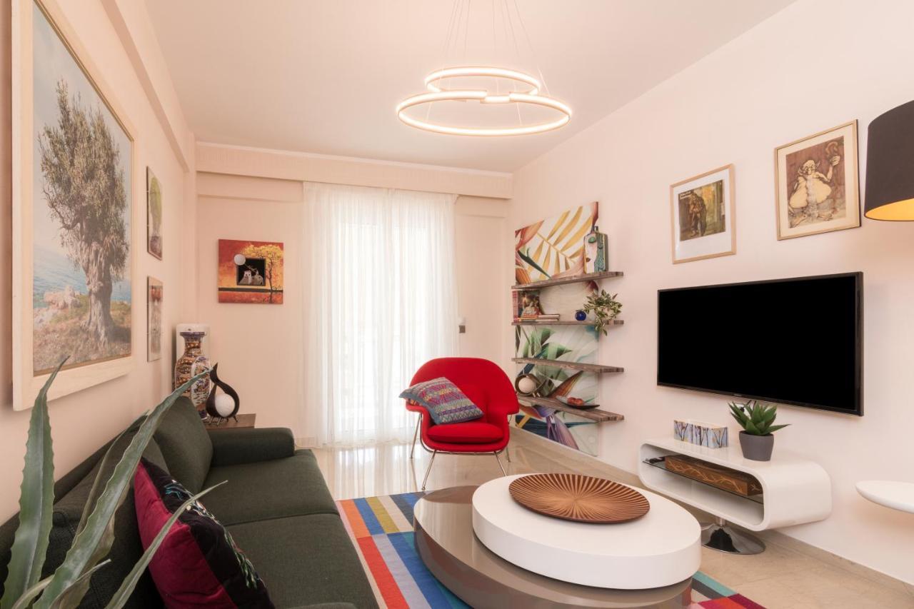 Three Bedrooms Apt In Kallithea