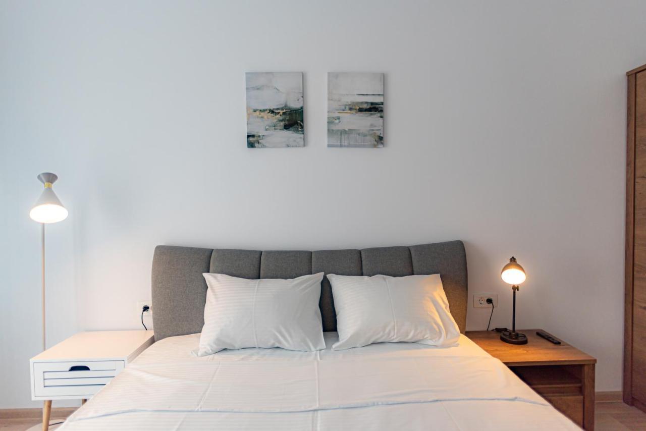 Apart B & V 706 Coresi Balcony & Free Parking