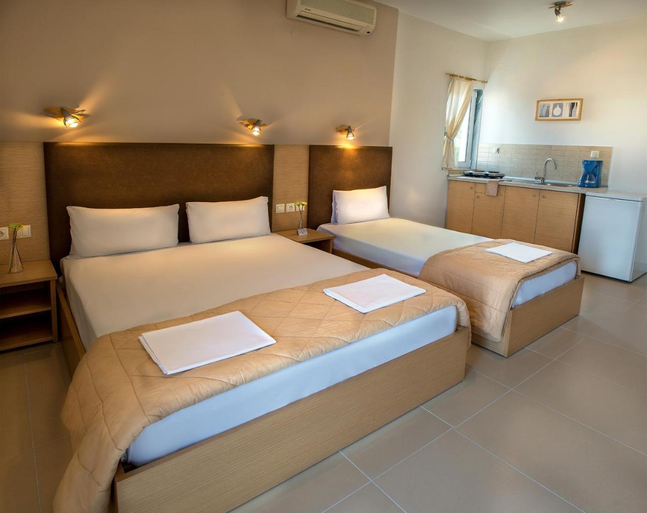 Nepheli Apartments & Studios