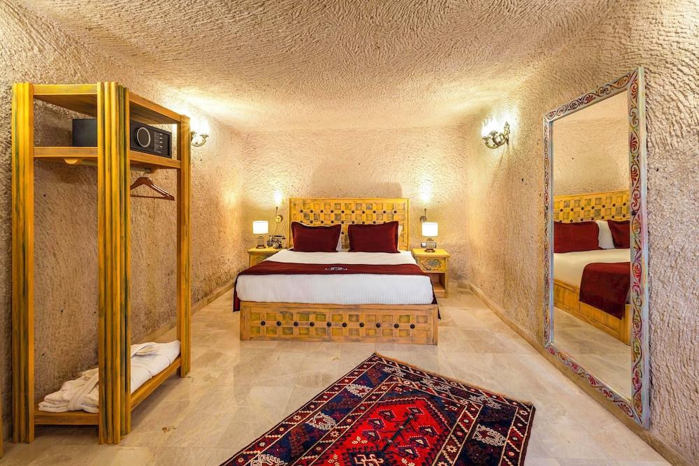 Han Cave Suites
