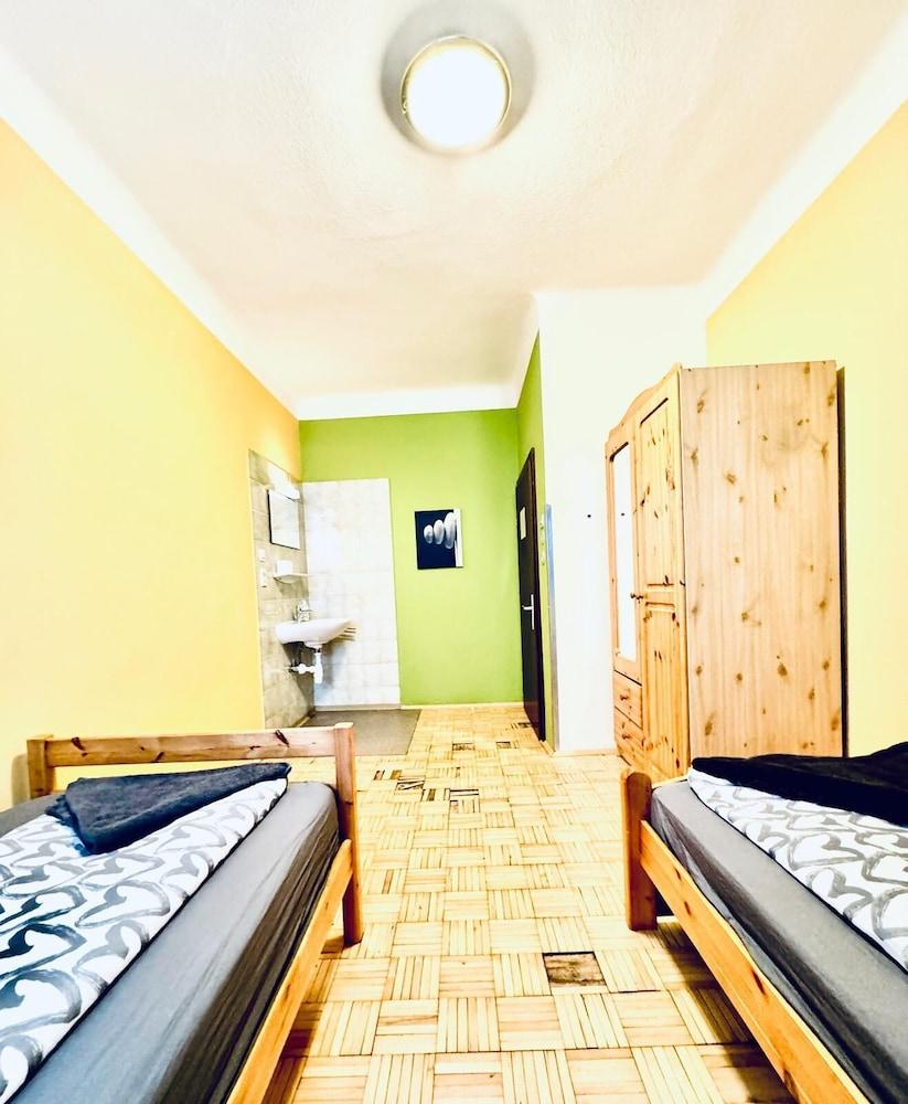 Affordable Central Rooms Near U3