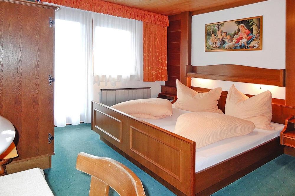 Apartment In Fugen With Parking Space