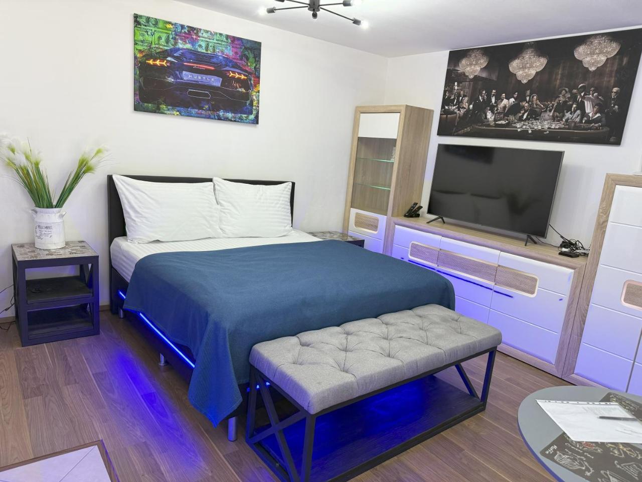 Apartment Iron Cube (Adults Only)