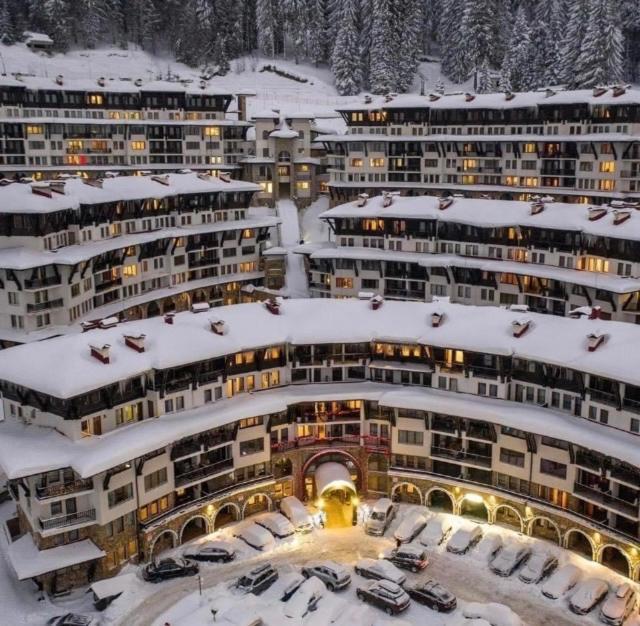 Grand Monastery Apartment