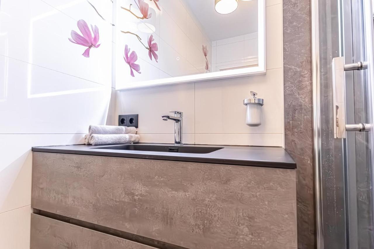 Trendy & Modern 1br & 1lr Apartment In Vienna Center