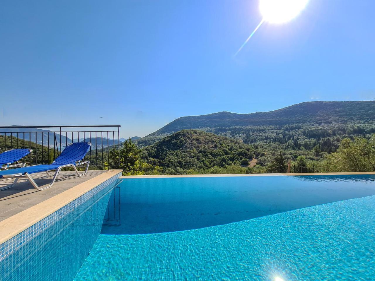 Villa Victoria 3 Bedroom Villa With A Private Pool